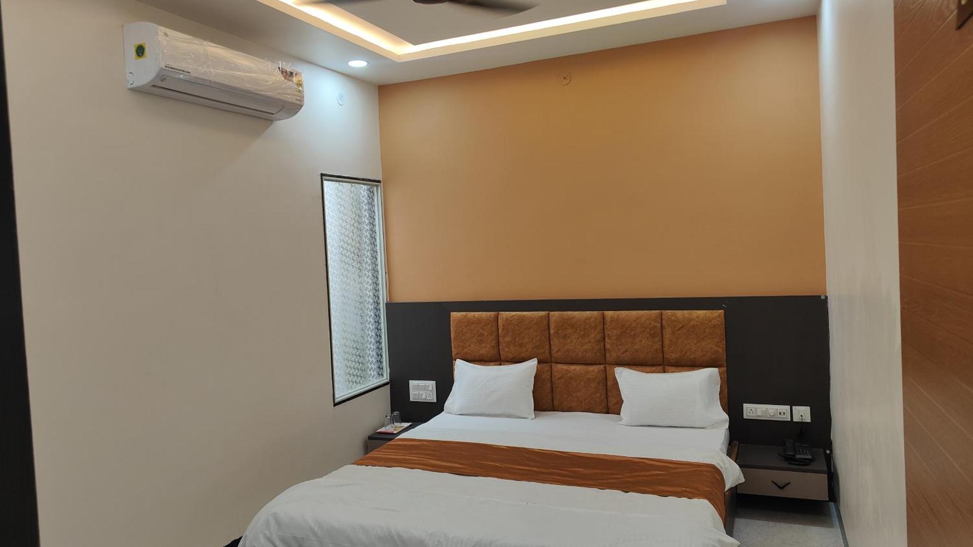 Yashomati Hotel Maheshwar Buitenkant foto